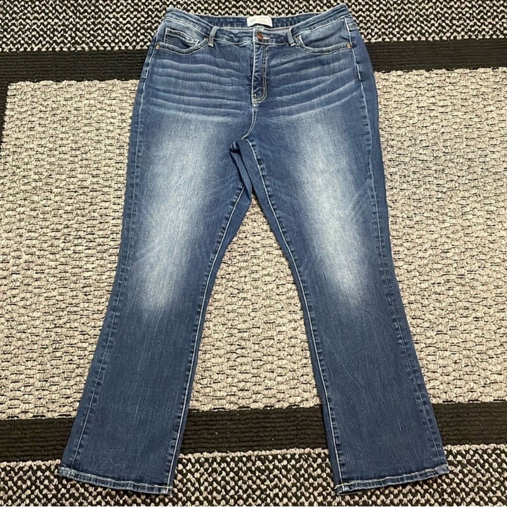 BKE Jeans Women’s Size 34 Gabby Curvy Fit High Rise Tailored Bootcut Faded